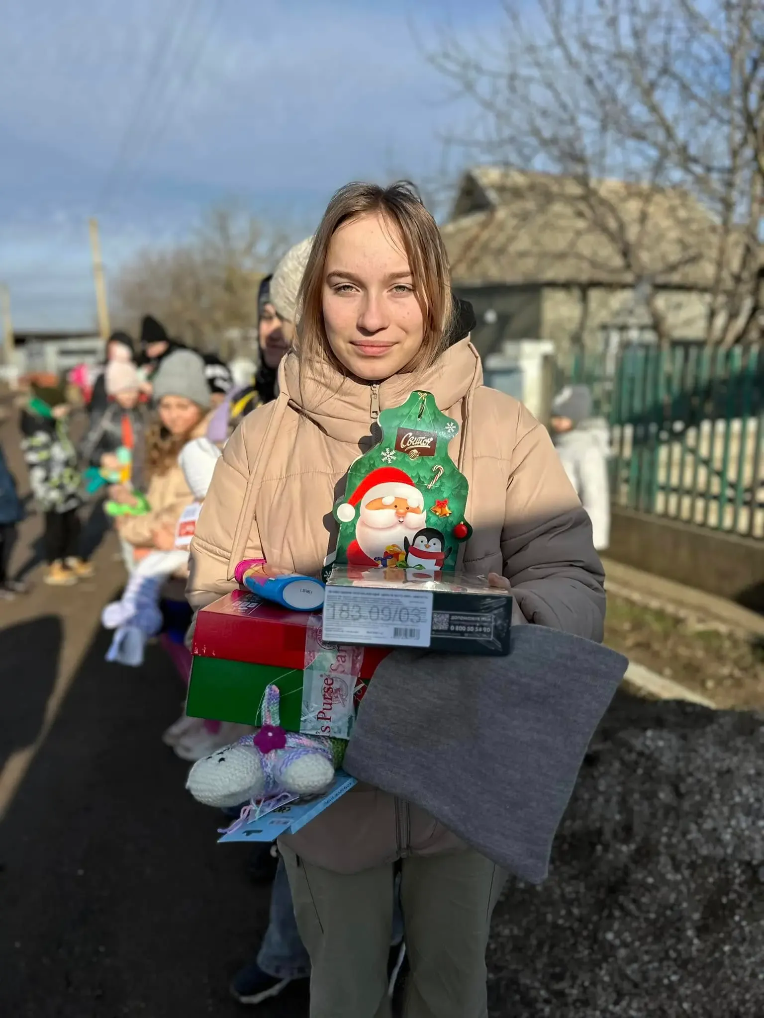 iHELP. Весела метушня в черзі за новорічними подарунками